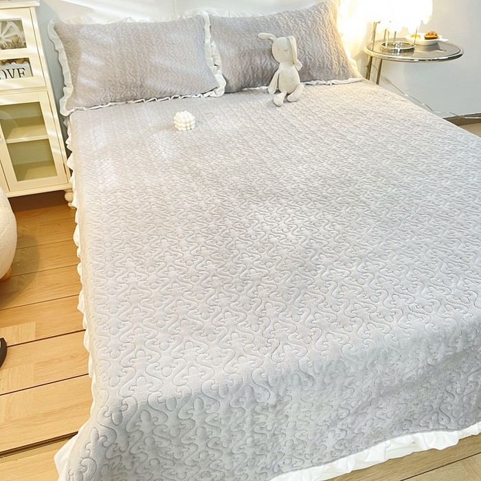 91家纺网 家纺一手货源 找家纺 妮可 2025秋冬新款加厚牛奶绒多功能荷叶边纯色枕套 温暖灰