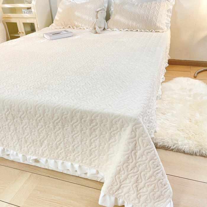 91家纺网 家纺一手货源 找家纺 妮可 2025秋冬新款加厚牛奶绒多功能荷叶边纯色枕套 奶油白