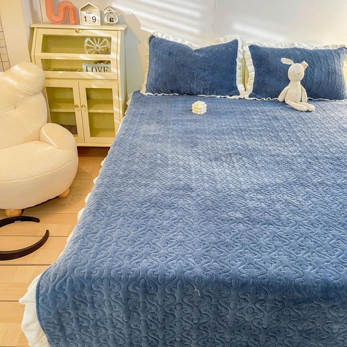 91家纺网 家纺一手货源 找家纺 妮可 2025秋冬新款加厚牛奶绒多功能荷叶边纯色枕套 深海蓝