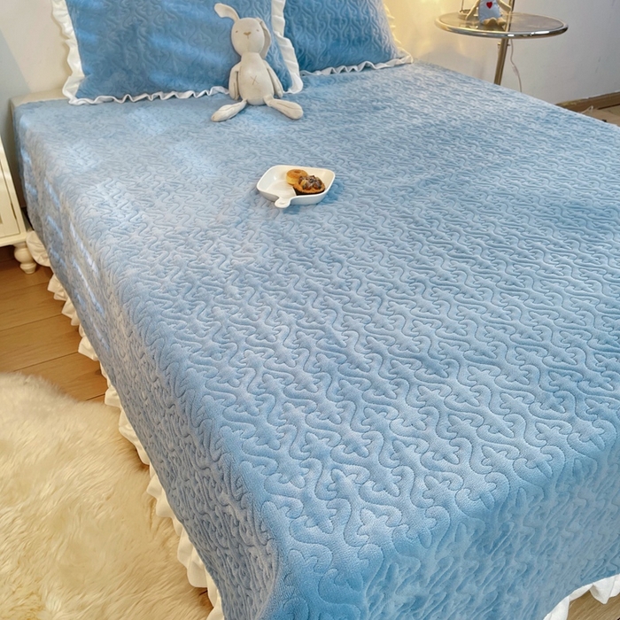 91家纺网 家纺一手货源 找家纺 妮可 2025秋冬新款加厚牛奶绒多功能荷叶边纯色枕套 天空蓝