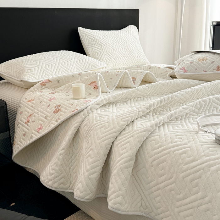 91家纺网 家纺一手货源 找家纺 （总）妮可 2025新款四季款双面可用一面棉一面220克牛奶绒夹棉床单床盖