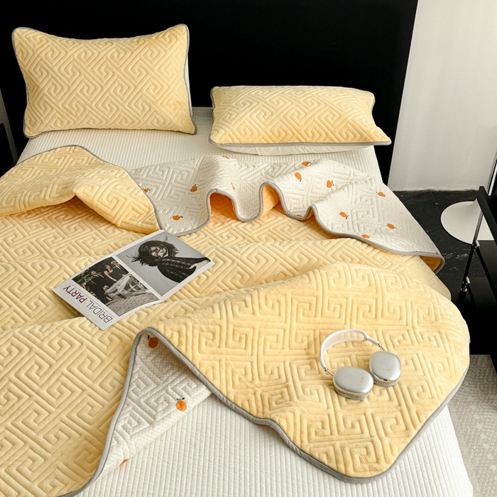 91家纺网 家纺一手货源 找家纺 妮可 2025新款四季款双面可用一面棉一面220克牛奶绒夹棉床单床盖 暖芙-小桔