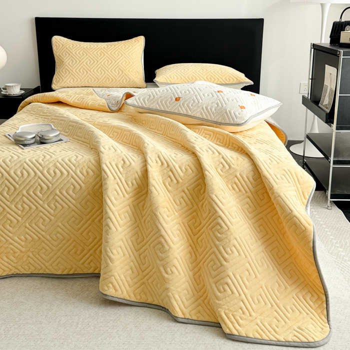 91家纺网 家纺一手货源 找家纺 妮可 2025新款四季款双面可用一面棉一面220克牛奶绒夹棉床单床盖 暖芙-小桔