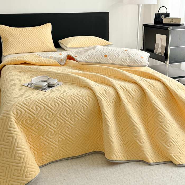 91家纺网 家纺一手货源 找家纺 妮可 2025新款四季款双面可用一面棉一面220克牛奶绒夹棉床单床盖 暖芙-小桔