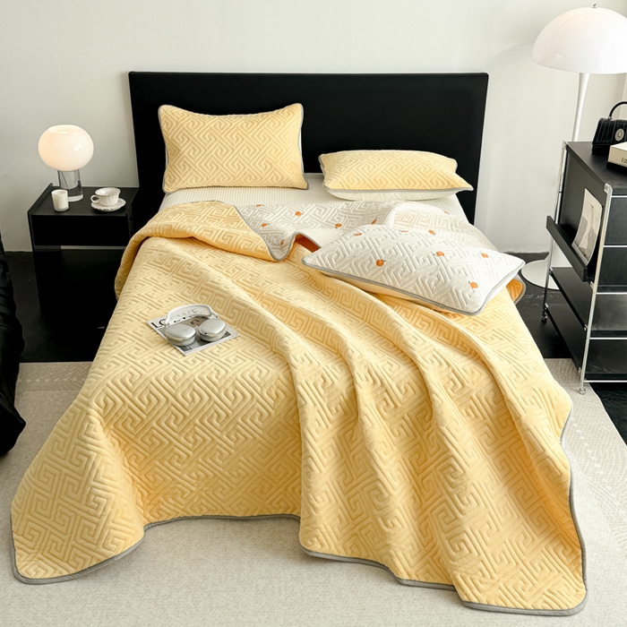 91家纺网 家纺一手货源 找家纺 妮可 2025新款四季款双面可用一面棉一面220克牛奶绒夹棉床单床盖 暖芙-小桔