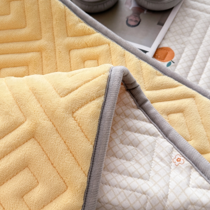 91家纺网 家纺一手货源 找家纺 妮可 2025新款四季款双面可用一面棉一面220克牛奶绒夹棉床单床盖 暖芙-小桔