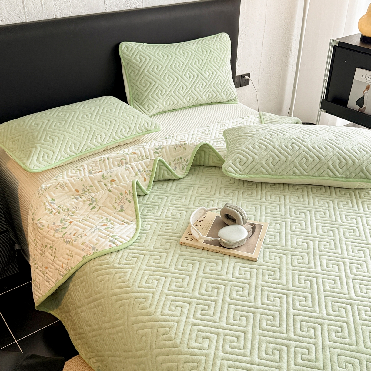 91家纺网 家纺一手货源 找家纺 妮可 2025新款四季款双面可用一面棉一面220克牛奶绒夹棉床单床盖 绿茉-遇见