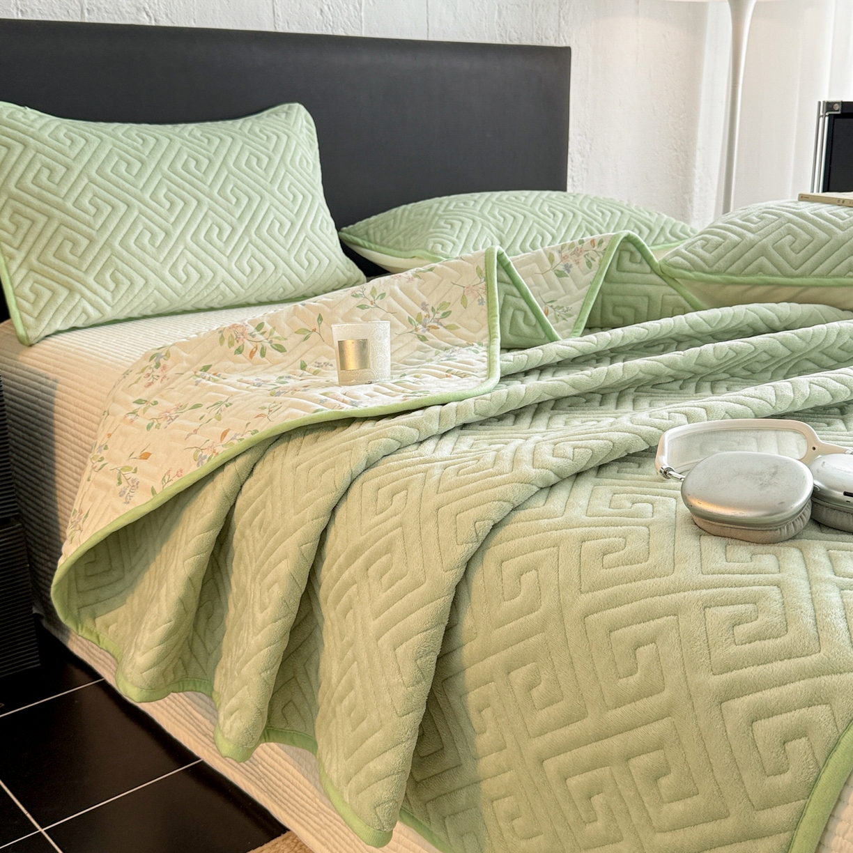 妮可 2025新款四季款双面可用一面棉一面220克牛奶绒夹棉床单床盖 绿茉-遇见