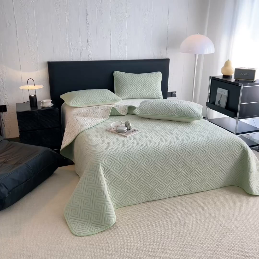 91家纺网 家纺一手货源 找家纺 妮可 2025新款四季款双面可用一面棉一面220克牛奶绒夹棉床单床盖 绿茉-遇见