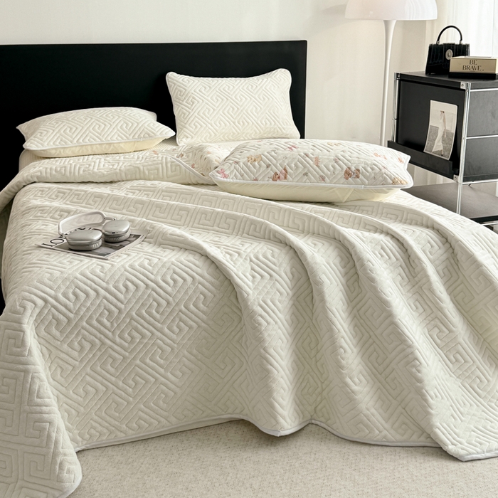 91家纺网 家纺一手货源 找家纺 妮可 2025新款四季款双面可用一面棉一面220克牛奶绒夹棉床单床盖 奶芙-小美满