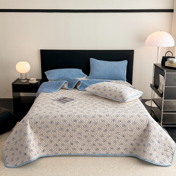 91家纺网 家纺一手货源 找家纺 妮可 2025新款四季款双面可用一面棉一面220克牛奶绒夹棉床单床盖 蓝芙-芳华