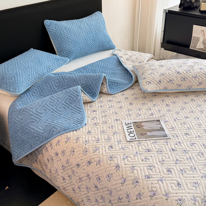 91家纺网 家纺一手货源 找家纺 妮可 2025新款四季款双面可用一面棉一面220克牛奶绒夹棉床单床盖 蓝芙-芳华