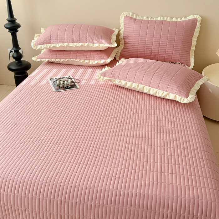 91家纺网 家纺一手货源 找家纺 妮可 2025新款荷叶边纯棉绗缝四季款多功能床盖 豆豆沙