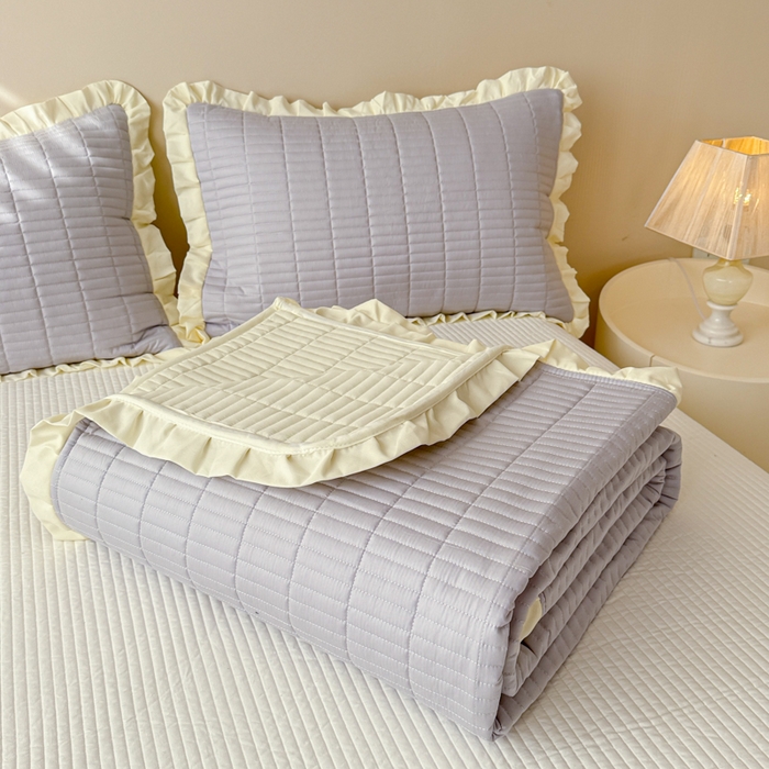 91家纺网 家纺一手货源 找家纺 妮可 2025新款荷叶边纯棉绗缝四季款多功能床盖 气质灰