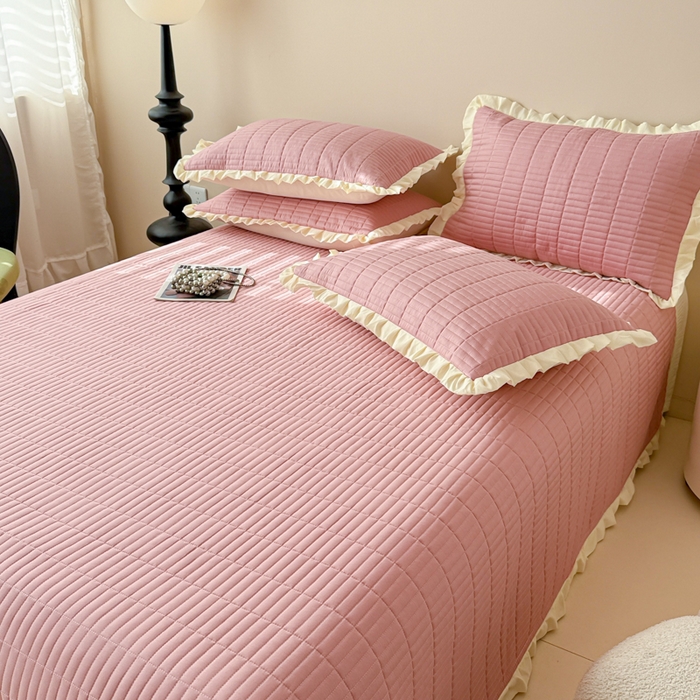 91家纺网 家纺一手货源 找家纺 妮可 2025新款荷叶边纯棉绗缝四季款多功能床盖 豆豆沙