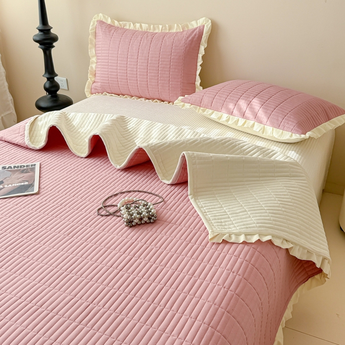 91家纺网 家纺一手货源 找家纺 妮可 2025新款荷叶边纯棉绗缝四季款多功能床盖 豆豆沙