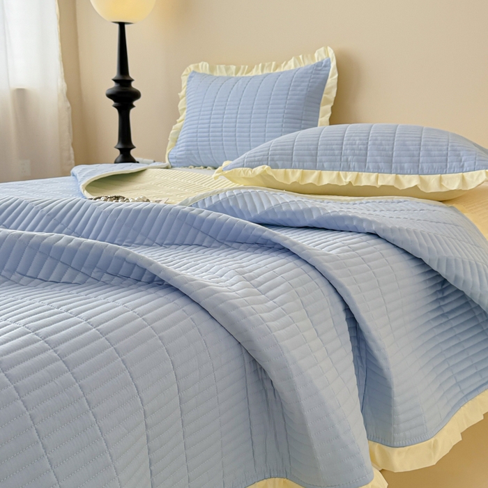 91家纺网 家纺一手货源 找家纺 妮可 2025新款荷叶边纯棉绗缝四季款多功能床盖 冰湖蓝