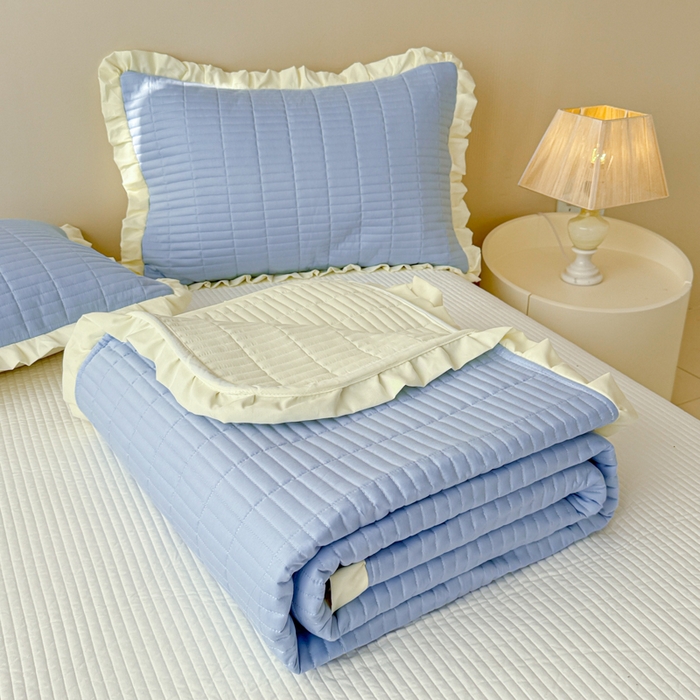 91家纺网 家纺一手货源 找家纺 妮可 2025新款荷叶边纯棉绗缝四季款多功能床盖 冰湖蓝