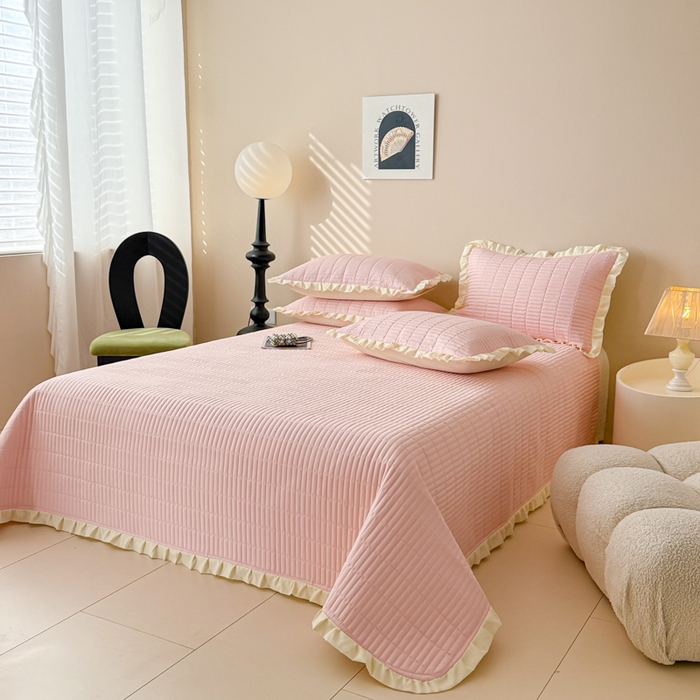 91家纺网 家纺一手货源 找家纺 妮可 2025新款荷叶边纯棉绗缝四季款多功能床盖 梦幻粉