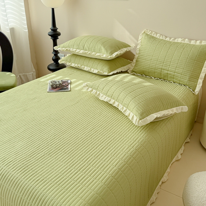 91家纺网 家纺一手货源 找家纺 妮可 2025新款荷叶边纯棉绗缝四季款多功能床盖 森林绿