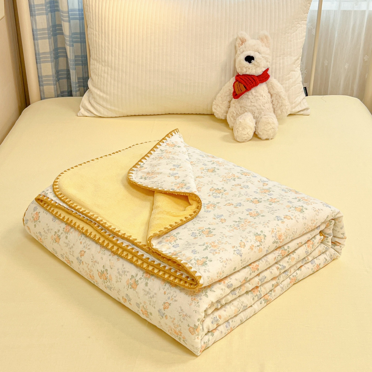 91家纺网 家纺一手货源 找家纺 妮可 2025新款三层夹棉全棉双层纱绒多功能盖毯被 奶油芝芝
