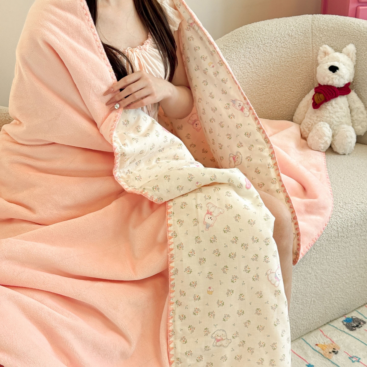 91家纺网 家纺一手货源 找家纺 妮可 2025新款三层夹棉全棉双层纱绒多功能盖毯被 甜甜小狗