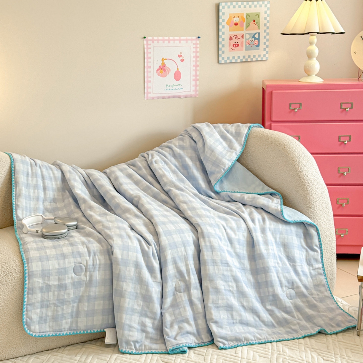 91家纺网 家纺一手货源 找家纺 妮可 2025新款三层夹棉全棉双层纱绒多功能盖毯被 半岛冰茶