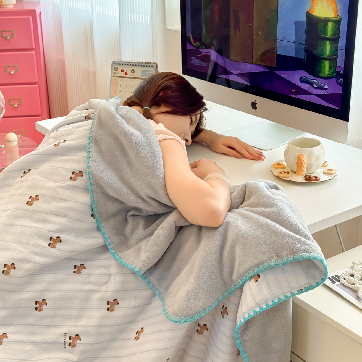 91家纺网 家纺一手货源 找家纺 妮可 2025新款三层夹棉全棉双层纱绒多功能盖毯被 小马日记