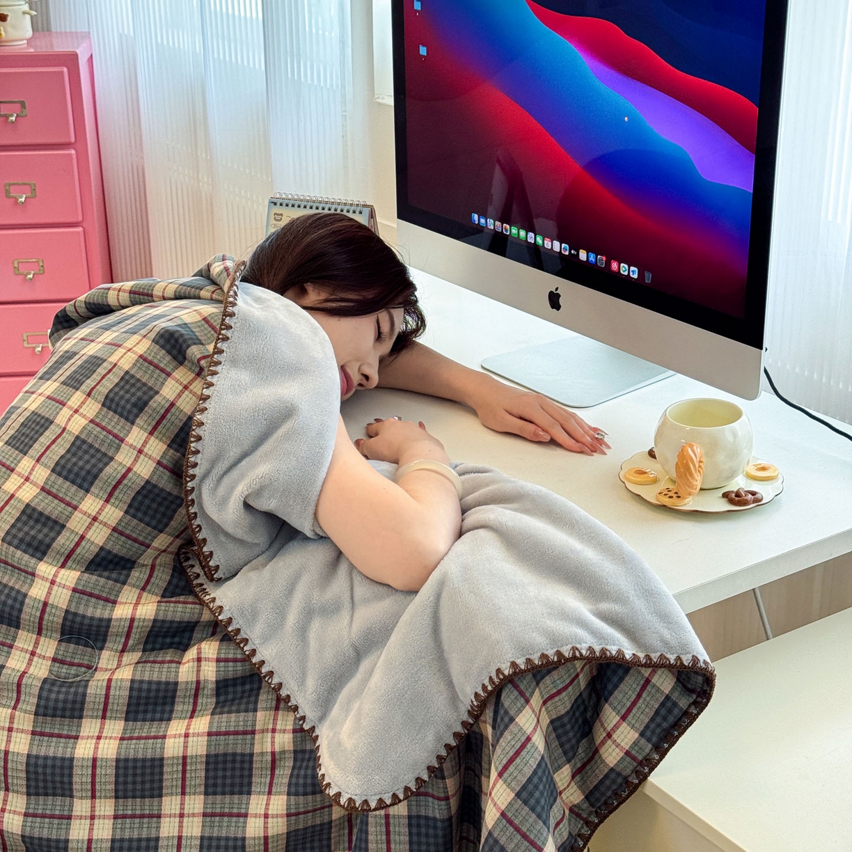 91家纺网 家纺一手货源 找家纺 妮可 2025新款三层夹棉全棉双层纱绒多功能盖毯被 格子画