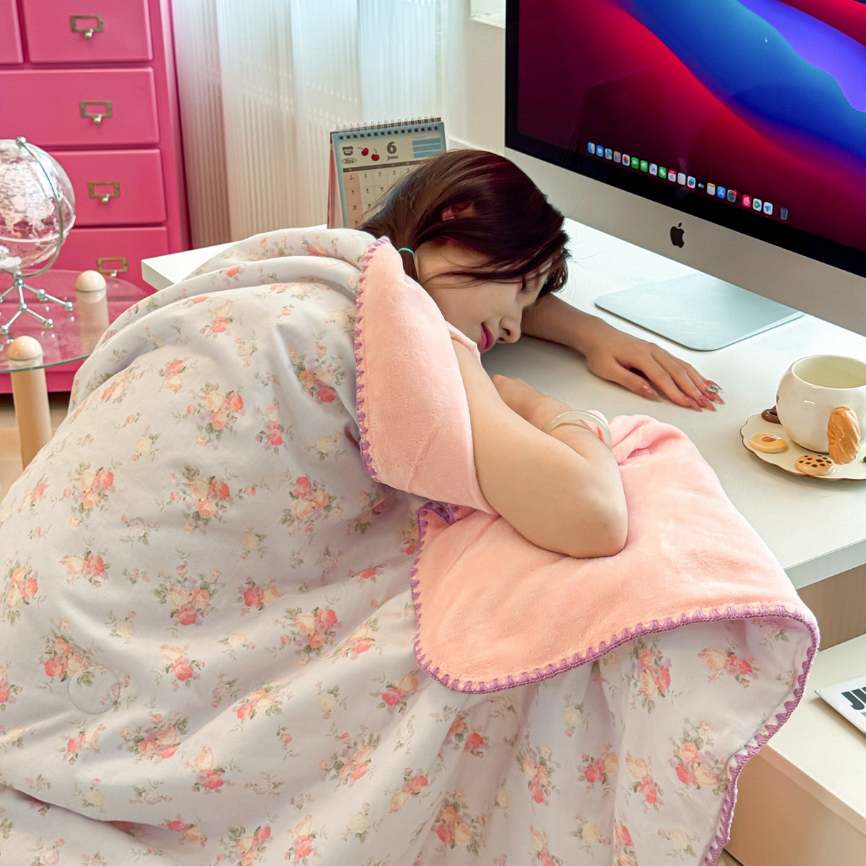 91家纺网 家纺一手货源 找家纺 妮可 2025新款三层夹棉全棉双层纱绒多功能盖毯被 小美好