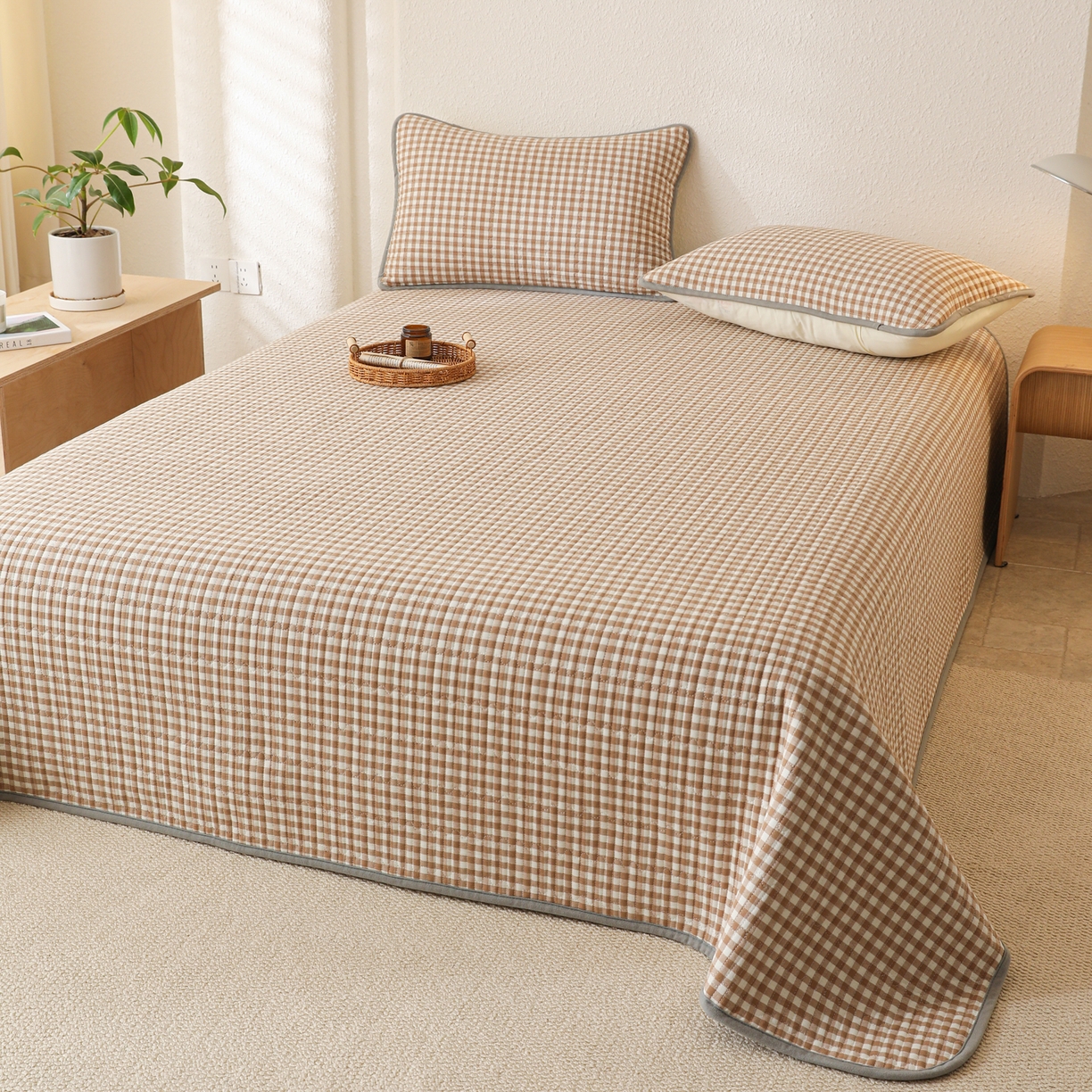 91家纺网 家纺一手货源 找家纺 妮可 2025新款全棉色织水洗棉一面棉一面绒四季可用床盖系列 格韵-暖咖