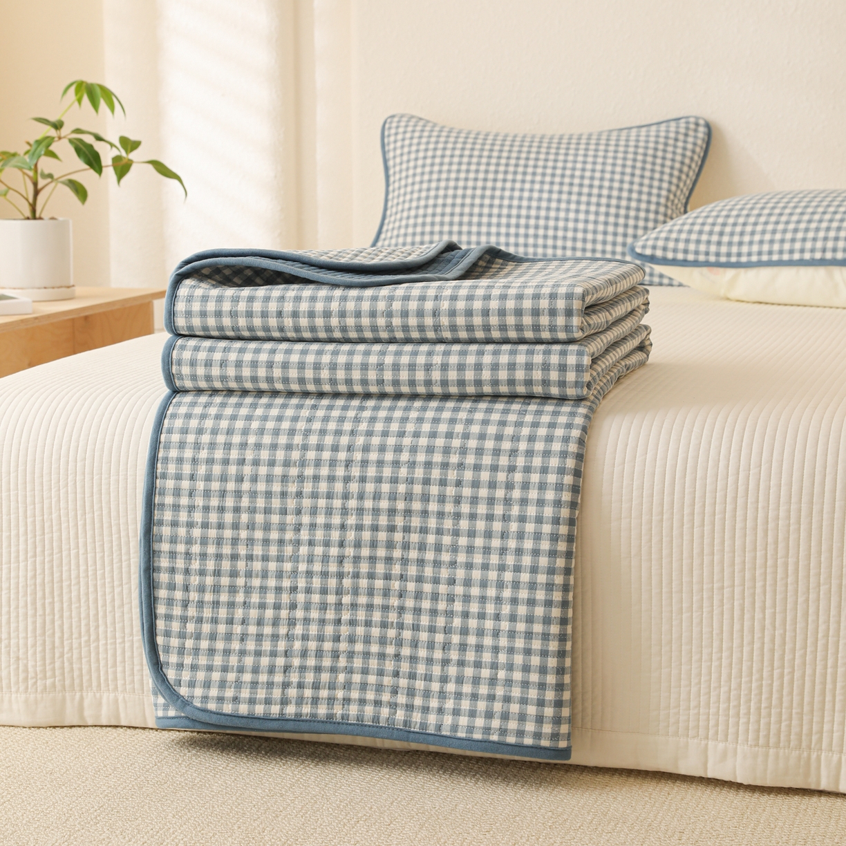 91家纺网 家纺一手货源 找家纺 妮可 2025新款全棉色织水洗棉一面棉一面绒四季可用床盖系列 格韵-蓝小格