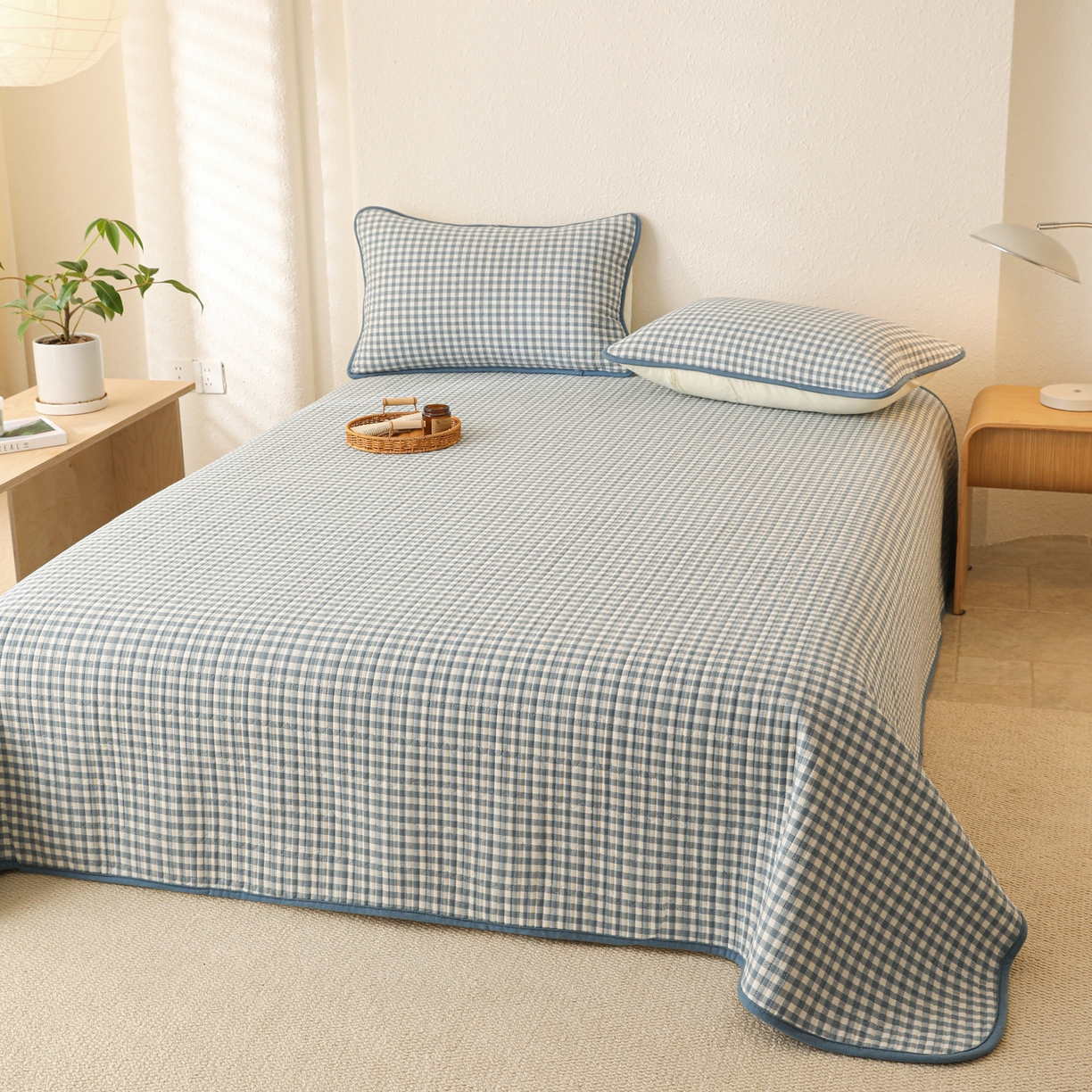 91家纺网 家纺一手货源 找家纺 妮可 2025新款全棉色织水洗棉一面棉一面绒四季可用床盖系列 格韵-蓝小格