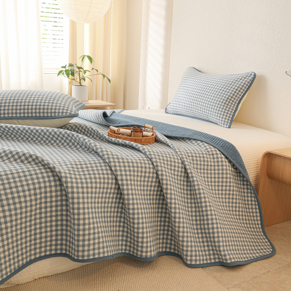 91家纺网 家纺一手货源 找家纺 妮可 2025新款全棉色织水洗棉一面棉一面绒四季可用床盖系列 格韵-蓝小格