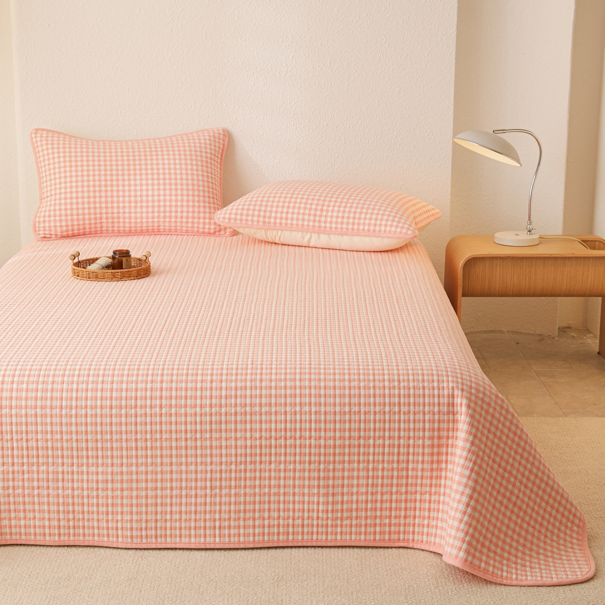 91家纺网 家纺一手货源 找家纺 妮可 2025新款全棉色织水洗棉一面棉一面绒四季可用床盖系列 格韵-粉小格