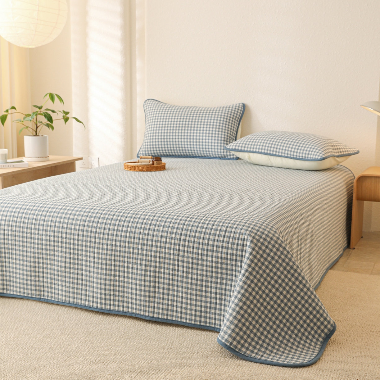 91家纺网 家纺一手货源 找家纺 妮可 2025新款全棉色织水洗棉一面棉一面绒四季可用床盖系列 格韵-蓝小格