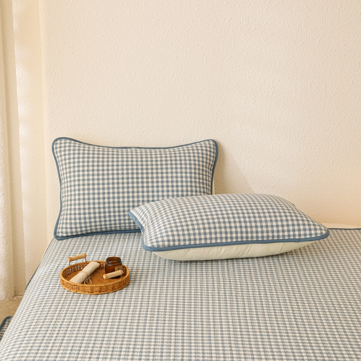 91家纺网 家纺一手货源 找家纺 妮可 2025新款全棉色织水洗棉一面棉一面绒四季可用床盖系列 格韵-蓝小格