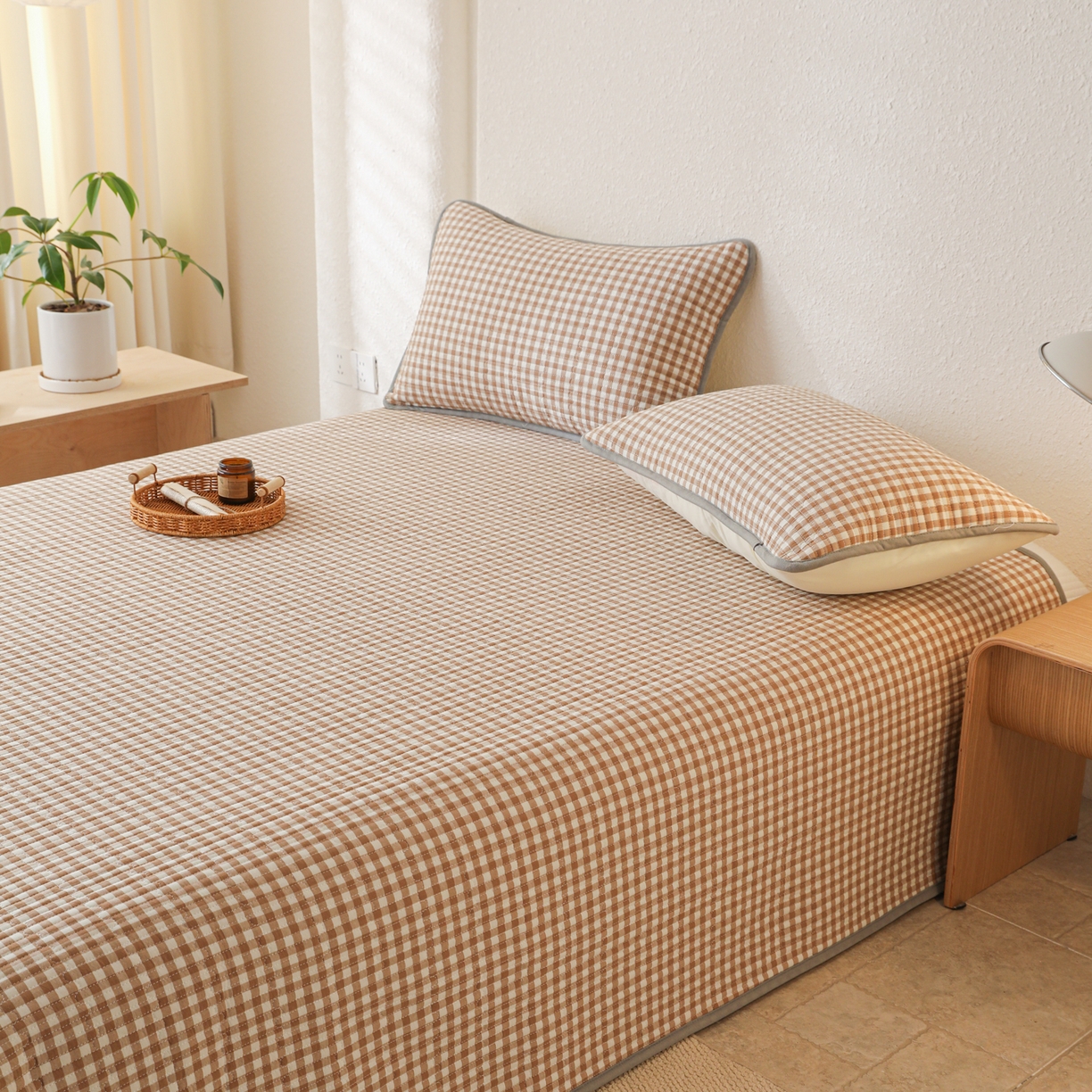 91家纺网 家纺一手货源 找家纺 妮可 2025新款全棉色织水洗棉一面棉一面绒四季可用床盖系列 格韵-暖咖