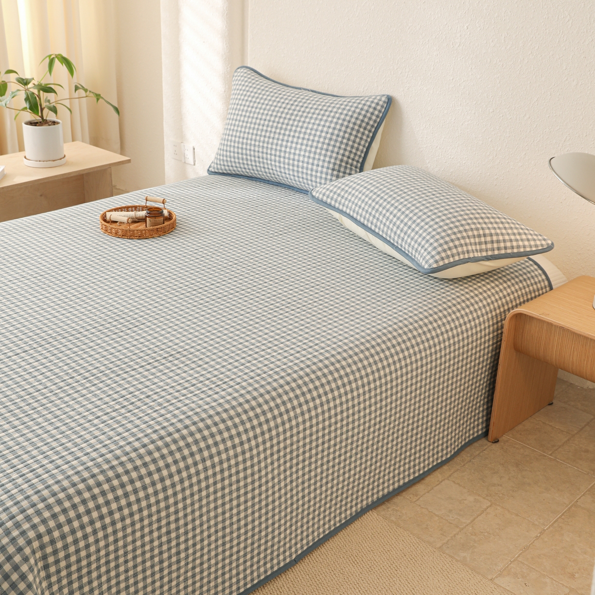 91家纺网 家纺一手货源 找家纺 妮可 2025新款全棉色织水洗棉一面棉一面绒四季可用床盖系列 格韵-蓝小格