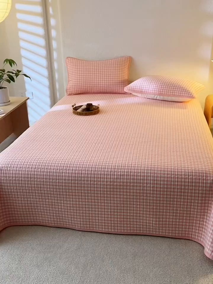 91家纺网 家纺一手货源 找家纺 妮可 2025新款全棉色织水洗棉一面棉一面绒四季可用床盖系列 格韵-粉小格