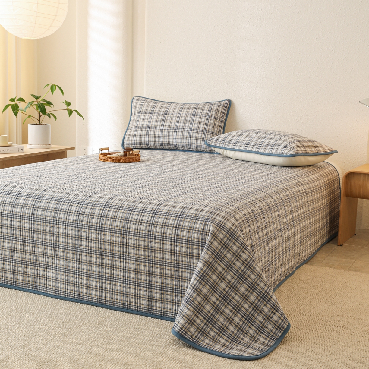 91家纺网 家纺一手货源 找家纺 妮可 2025新款全棉色织水洗棉一面棉一面绒四季可用床盖系列 格韵-蓝调