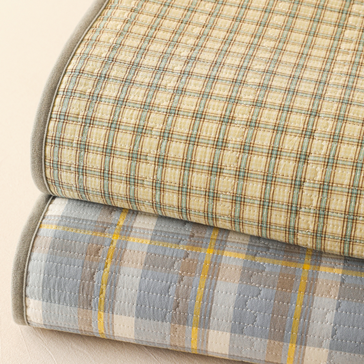 91家纺网 家纺一手货源 找家纺 妮可 2025新款全棉色织水洗棉一面棉一面绒四季可用床盖系列 叠拍