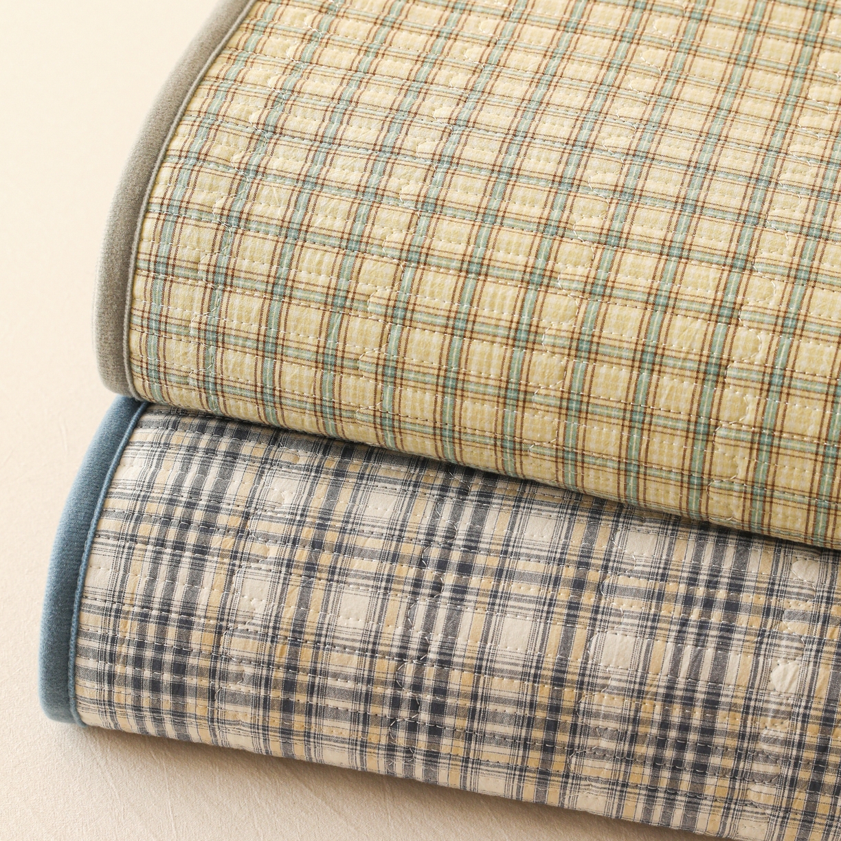 91家纺网 家纺一手货源 找家纺 妮可 2025新款全棉色织水洗棉一面棉一面绒四季可用床盖系列 叠拍