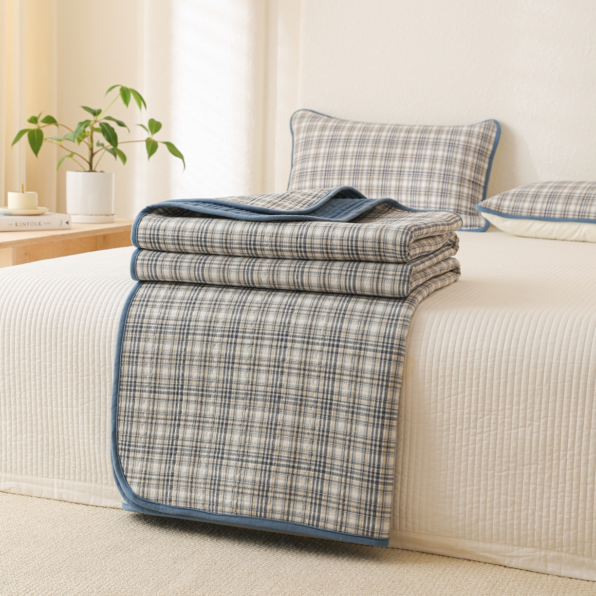 91家纺网 家纺一手货源 找家纺 妮可 2025新款全棉色织水洗棉一面棉一面绒四季可用床盖系列 格韵-蓝调