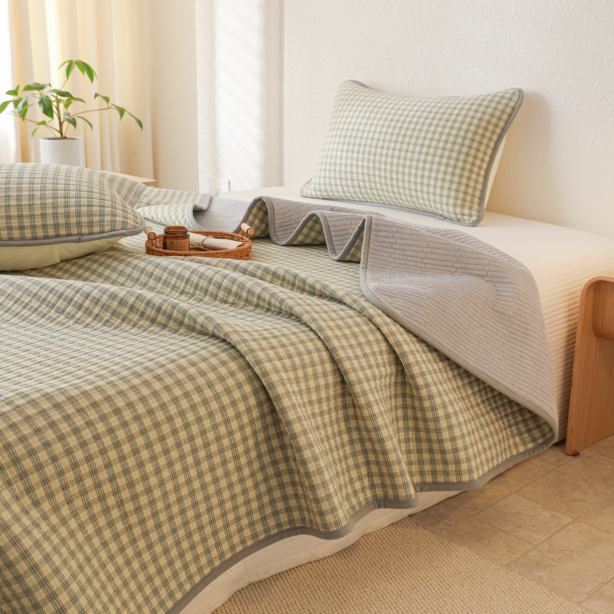 91家纺网 家纺一手货源 找家纺 妮可 2025新款全棉色织水洗棉一面棉一面绒四季可用床盖系列 格韵-青灰