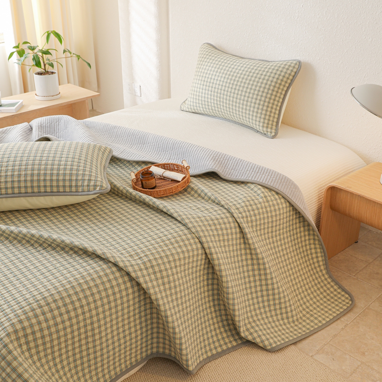 91家纺网 家纺一手货源 找家纺 妮可 2025新款全棉色织水洗棉一面棉一面绒四季可用床盖系列 格韵-青灰