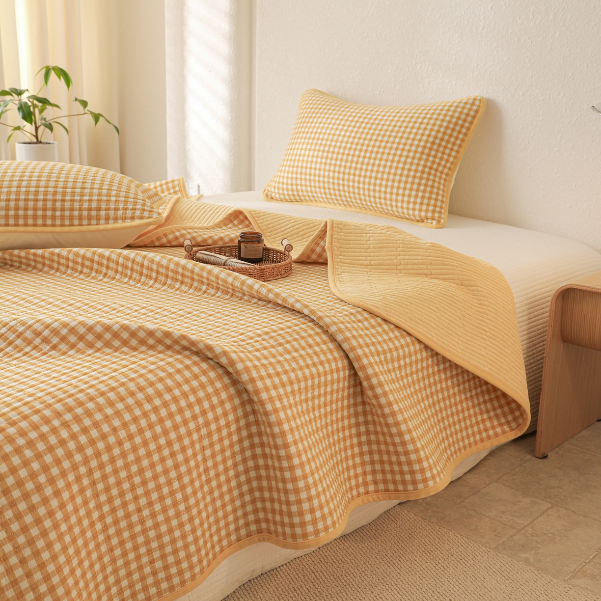 91家纺网 家纺一手货源 找家纺 妮可 2025新款全棉色织水洗棉一面棉一面绒四季可用床盖系列 格韵-黄小格