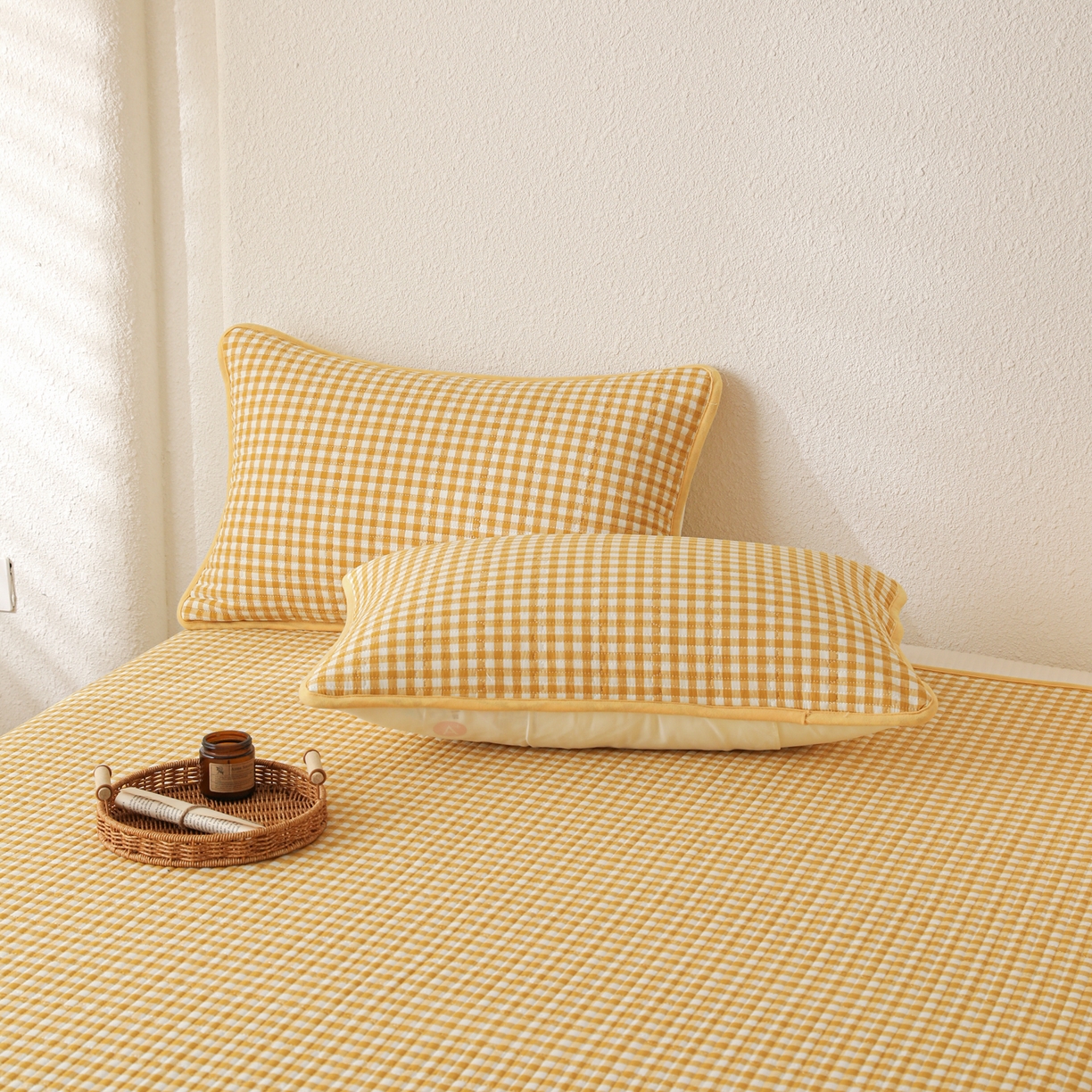 91家纺网 家纺一手货源 找家纺 妮可 2025新款全棉色织水洗棉一面棉一面绒四季可用床盖系列 格韵-黄小格