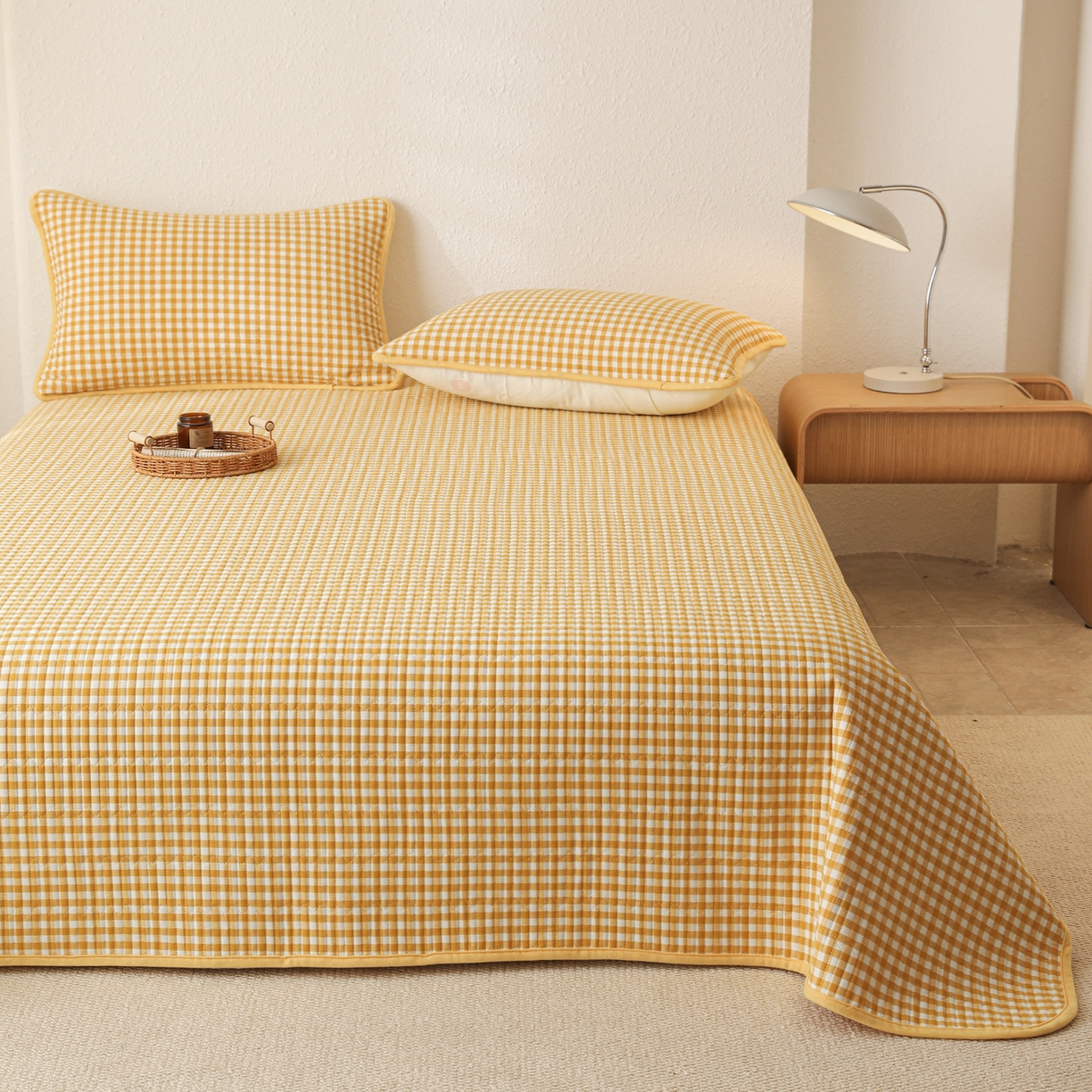 91家纺网 家纺一手货源 找家纺 妮可 2025新款全棉色织水洗棉一面棉一面绒四季可用床盖系列 格韵-黄小格