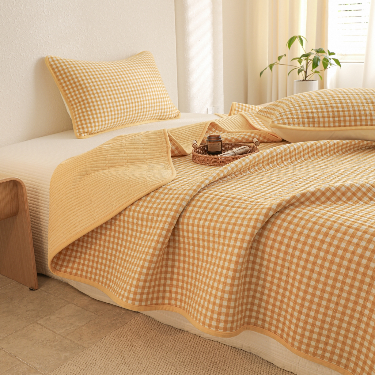 91家纺网 家纺一手货源 找家纺 妮可 2025新款全棉色织水洗棉一面棉一面绒四季可用床盖系列 格韵-黄小格